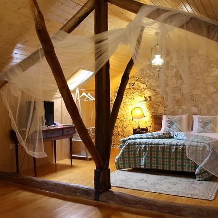 Pensión Lameira Da Longra - Bohemian Artistic House & Coliving Tomar